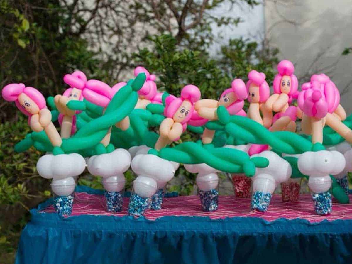 Balloon artist bahamas event the falcons entertainment