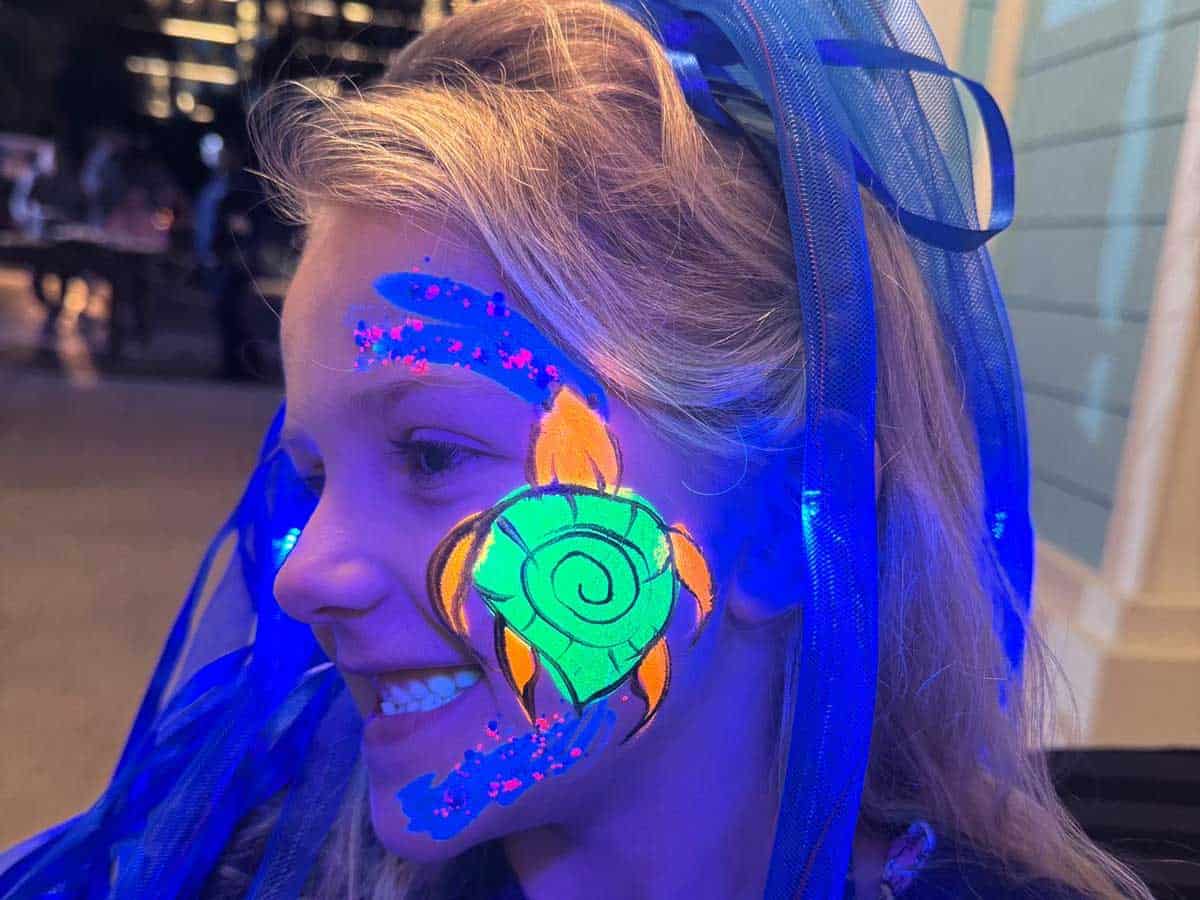 Glow in dark body art bahamas event the falcons entertainment