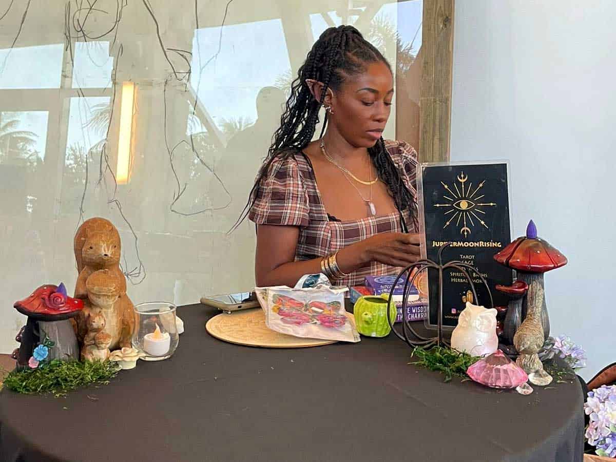 Tarot card palm reader bahamas event the falcons entertainment